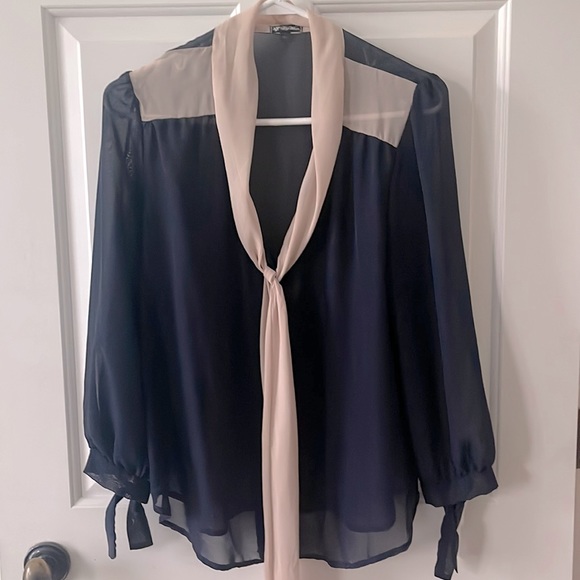 Lily White Navy and Cream Blouse, Large - Picture 2 of 6